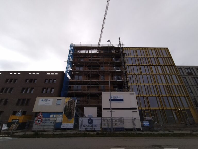 Lees meer over het artikel Houten woontoren ‘Timber House’ bereikt hoogste punt